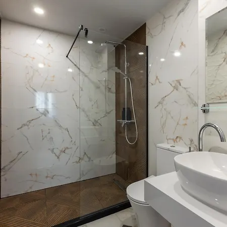 Modern For 4 - Kabakum 600m Apartment Warna