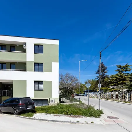 Apartment Modern For 4 - Kabakum 600m *