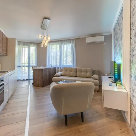 Modern For 4 - Kabakum 600m Apartment