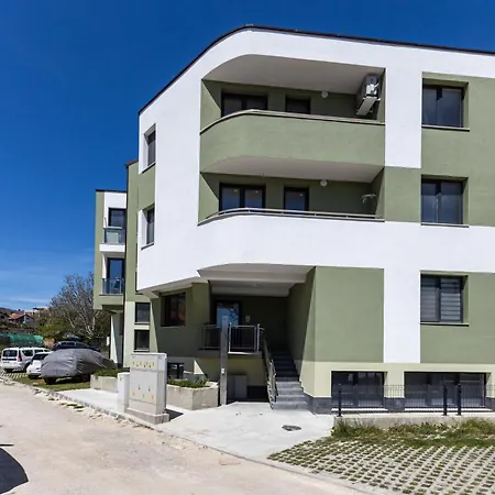 Apartment Modern For 4 - Kabakum 600m